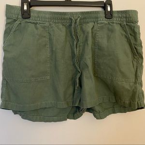 JCREW size large, women’s linen shorts, green